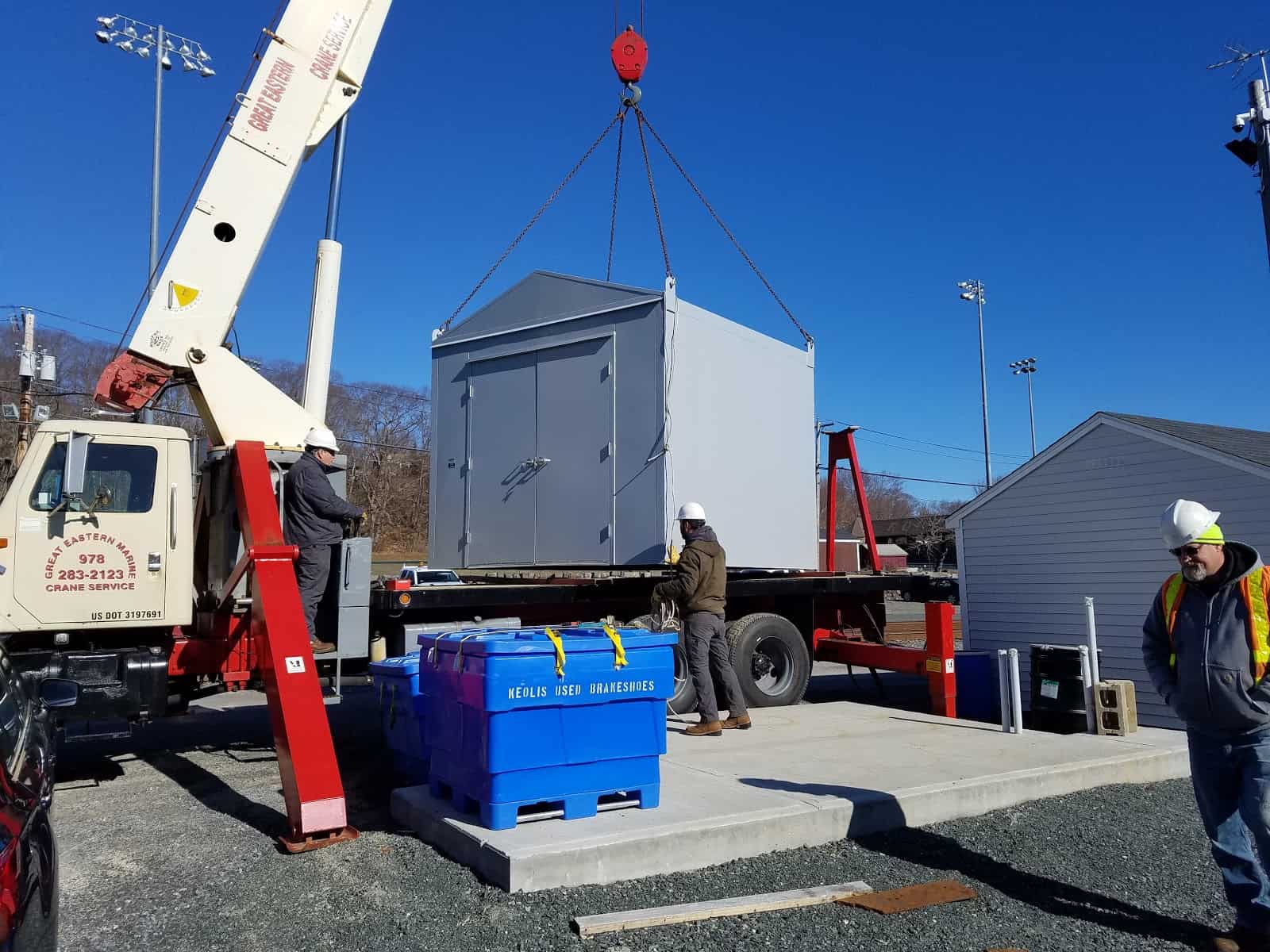 keolis noise muffling enclosure delivery 2 Porta-King delivers a sound-proof equipment enclosure to Keolis